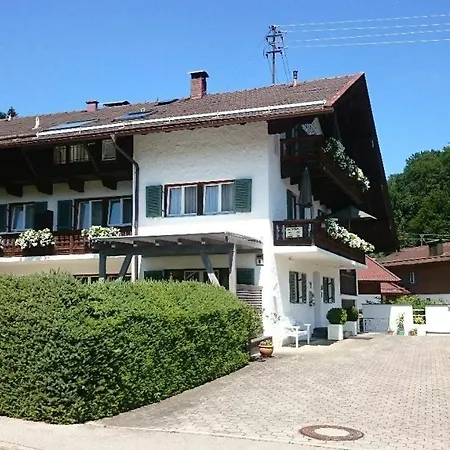 Gaestehaus Margarete Panzió Bad Wiessee